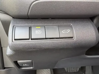 Photo 16 Toyota C-HR Design Grande Autonomie 77 kWh 224ch +