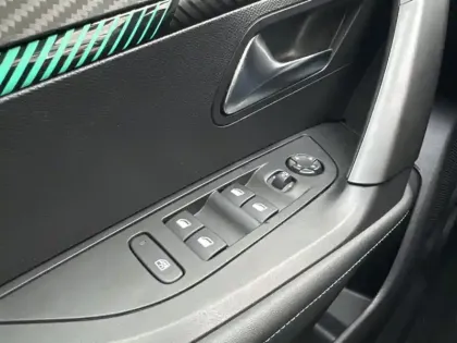 Photo 18 Peugeot 2008 Gén. II Ph1 NG Allure 5