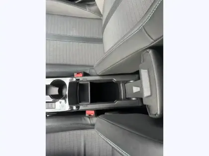 Photo 23 Peugeot 2008 Gén. II Ph1 NG Allure 5