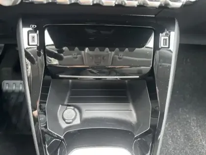 Photo 21 Peugeot 2008 Gén. II Ph1 NG Allure 5