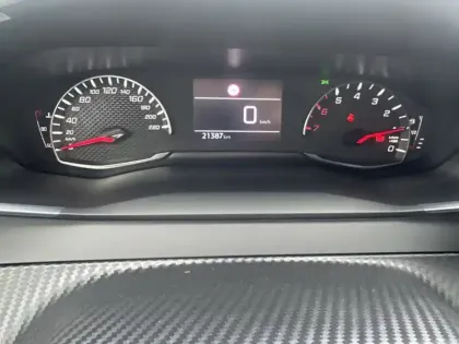 Photo 24 Peugeot 2008 Gén. II Ph1 NG Allure 5