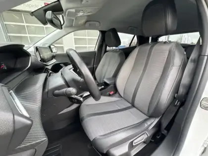 Photo 12 Peugeot 2008 Gén. II Ph1 NG Allure 5