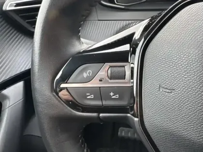 Photo 17 Peugeot 2008 Gén. II Ph1 NG Allure 5