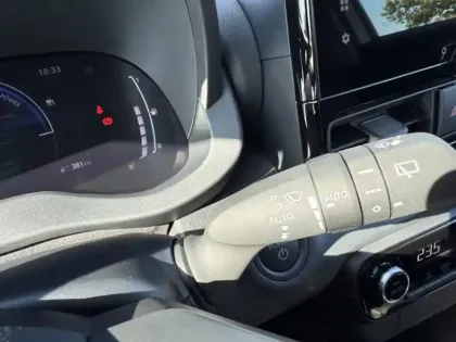 Photo 15 Toyota Yaris Hybride 116h Design MC24