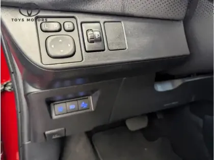 Photo 15 Toyota Yaris Hybride 1.5 100h Dynamic