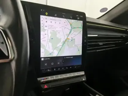 Photo 20 Renault Austral E-Tech hybrid 200 Iconic esprit Alpine