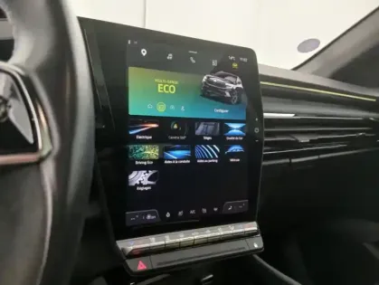 Photo 21 Renault Austral E-Tech hybrid 200 Iconic esprit Alpine