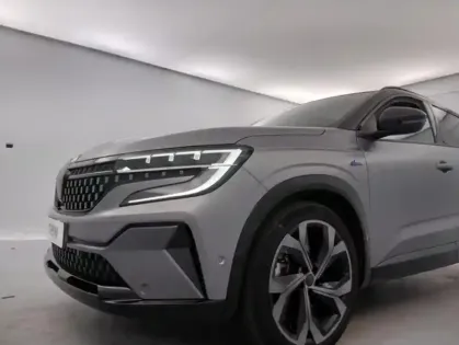 Photo 17 Renault Austral E-Tech hybrid 200 Iconic esprit Alpine