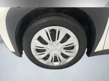 Photo 8 Toyota Aygo 1.0 VVT-i 72 Active Business CH BVM5 AC