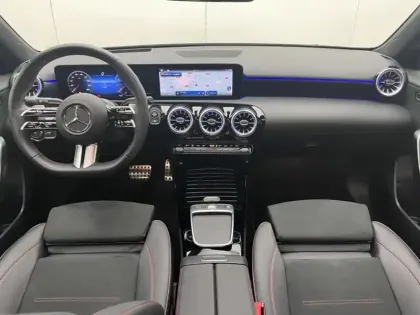 Photo 10 Mercedes Classe A 200 AMG Line