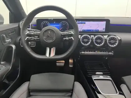 Photo 17 Mercedes Classe A 200 AMG Line