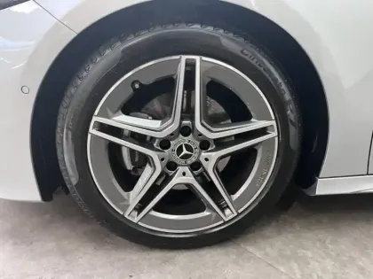 Photo 8 Mercedes Classe A 200 AMG Line