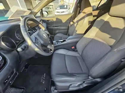 Photo 14 Toyota C-HR 2.0 Hybride 184 Design Ultimate