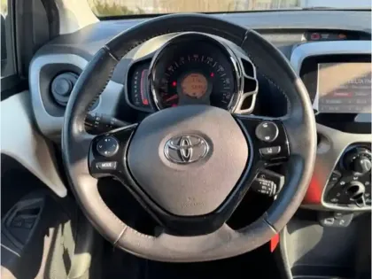 Photo 11 Toyota Aygo 1.0 VVT-i x-play