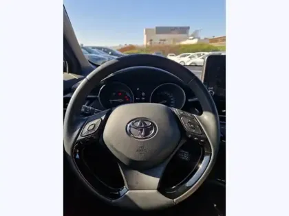 Photo 13 Toyota C-HR 1.8 Hybride 122 Design Ultimate