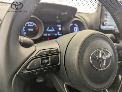 Photo 11 Toyota Yaris 120 VVT-i Design