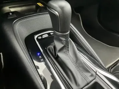 Photo 13 Toyota Corolla Hybride 196h Design