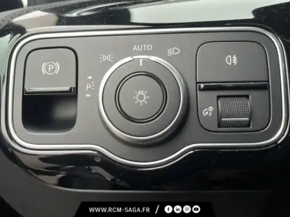 Photo 19 Mercedes Classe A 200 d AMG Line