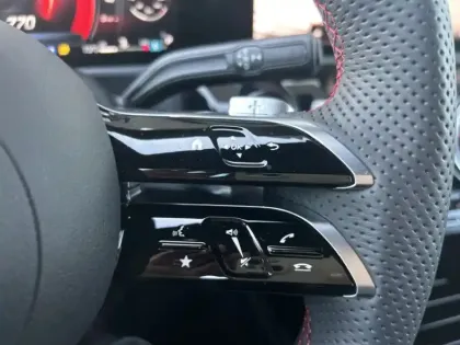 Photo 11 Mercedes Classe A 200 d AMG Line