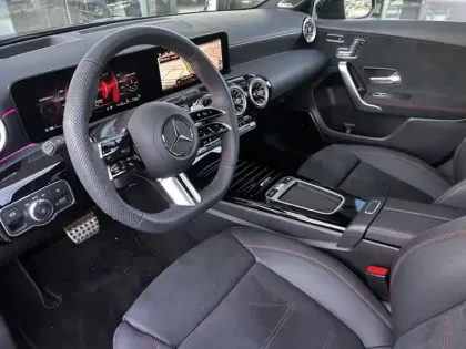 Photo 14 Mercedes Classe A 200 d AMG Line