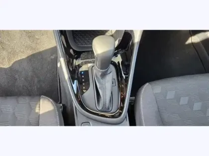 Photo 13 Toyota Yaris Hybride 116h Design PAC