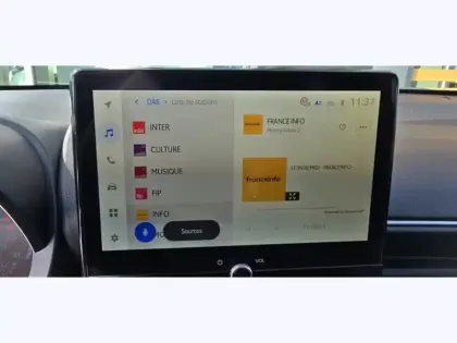 Photo 10 Toyota Yaris Hybride 116h Design PAC