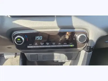 Photo 11 Toyota Yaris Hybride 116h Design PAC