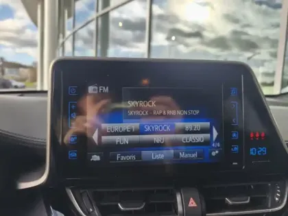 Photo 6 Toyota C-HR 1.8 HYBRIDE 122 GRAPHIC GRAP