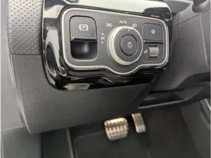 Photo 12 Mercedes Classe A 180 d AMG Line