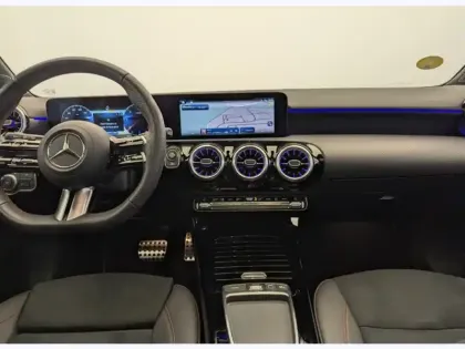 Photo 11 Mercedes Classe A 180 d AMG Line