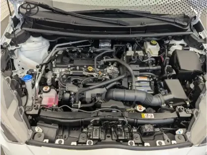 Photo 21 Toyota Yaris Hybride 116h Dynamic