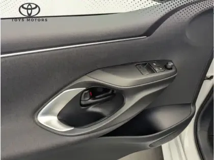 Photo 9 Toyota Yaris Hybride 116h Dynamic