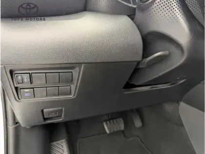 Photo 14 Toyota Yaris Hybride 116h Dynamic