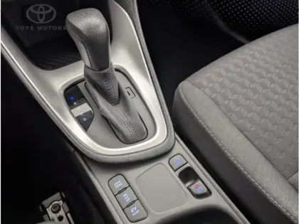 Photo 18 Toyota Yaris Hybride 116h Dynamic