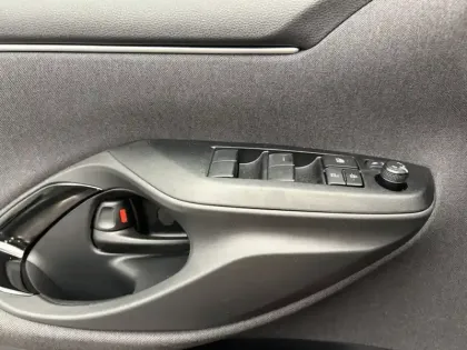 Photo 12 Toyota Yaris Hybride 116h Design PACK CONFORT