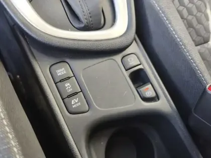 Photo 17 Toyota Yaris Hybride 116h Design