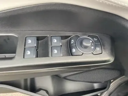 Photo 5 Ford Puma Gen-E 168ch Standard Range 43 kWh Sound Edition