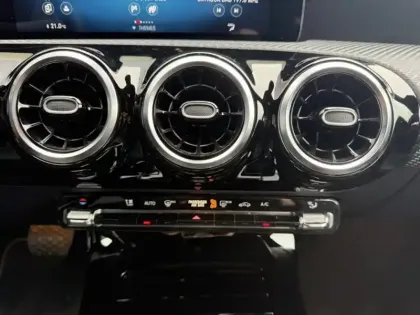 Photo 10 Mercedes Classe A 200 d Business Line