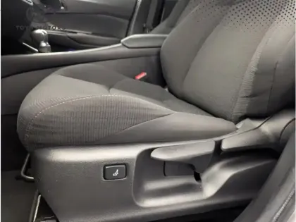 Photo 7 Toyota C-HR 1.8 HYBRIDE 122 DESIGN