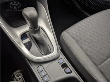 Photo 17 Toyota Yaris Hybride 116h Dynamic