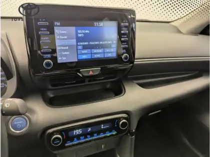 Photo 18 Toyota Yaris Hybride 116h Dynamic