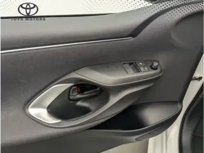 Photo 6 Toyota Yaris Hybride 116h Dynamic