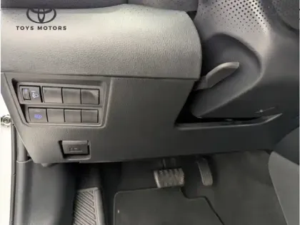 Photo 13 Toyota Yaris Hybride 116h Dynamic