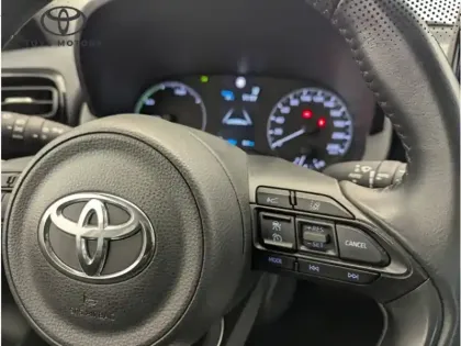 Photo 15 Toyota Yaris Hybride 116h Dynamic