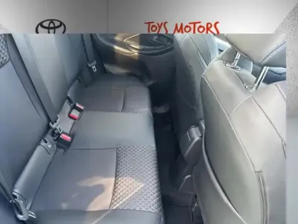 Photo 10 Toyota Yaris Hybride 130h Première