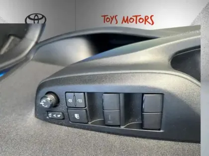 Photo 15 Toyota Yaris Hybride 130h Première