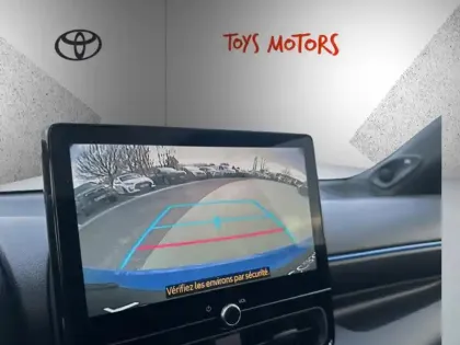 Photo 19 Toyota Yaris Hybride 130h Première