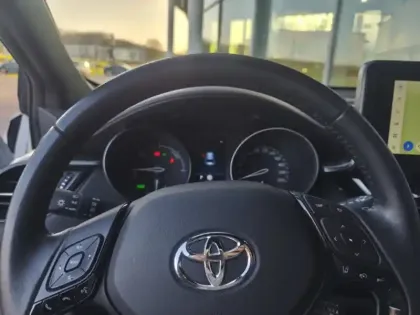 Photo 12 Toyota C-HR 1.8 Hybride 122 Edition