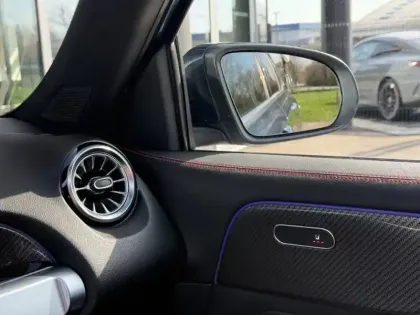 Photo 30 Mercedes GLB 200 d AMG Line