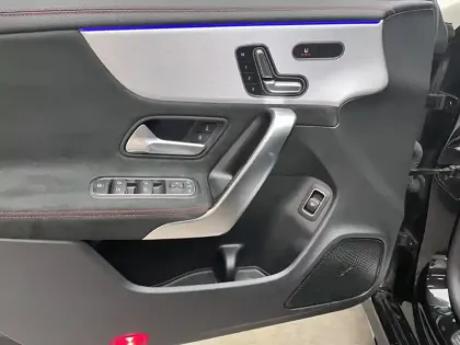 Photo 15 Mercedes CLA Coupé 180 AMG Line